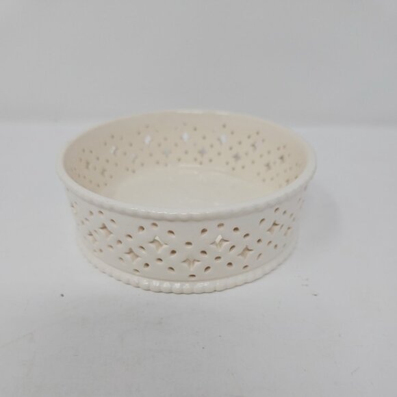 Vintage Hartley Greens Creamware Wine Bottle Coaster Diamond Pierce Cut 4.5" - Picture 4 of 6